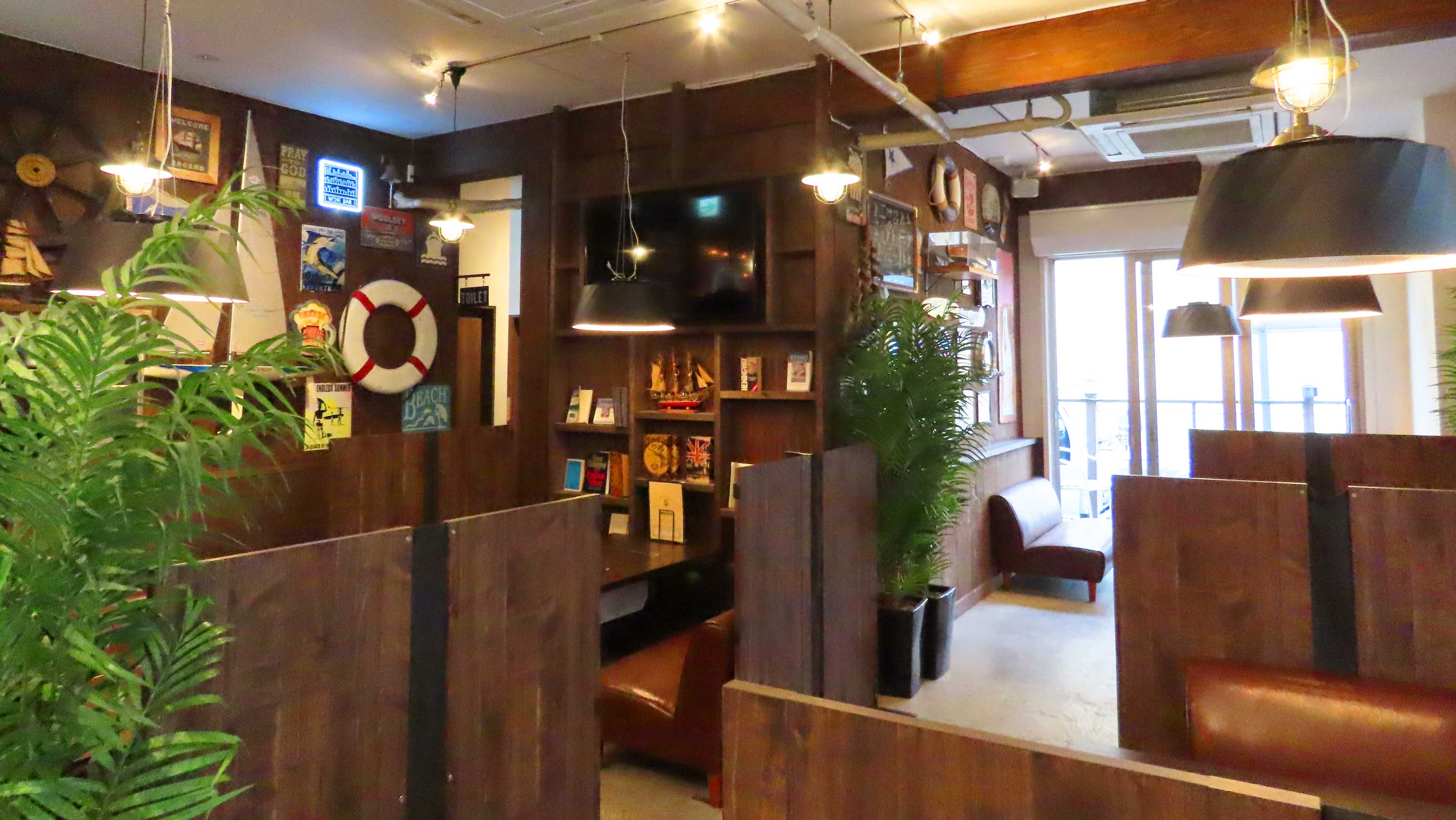 HAYA江ノ島店の1F店内写真