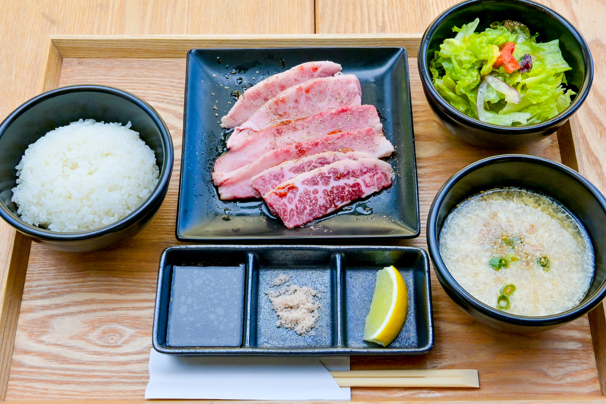 HAYA江ノ島店のカルビランチ